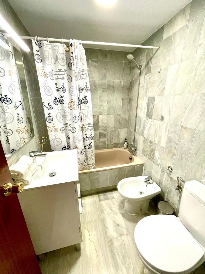 Appartement Gatu Sol, Junto A La Playa , Piscina, 2 Banos, Aire Cc, Terraza, 