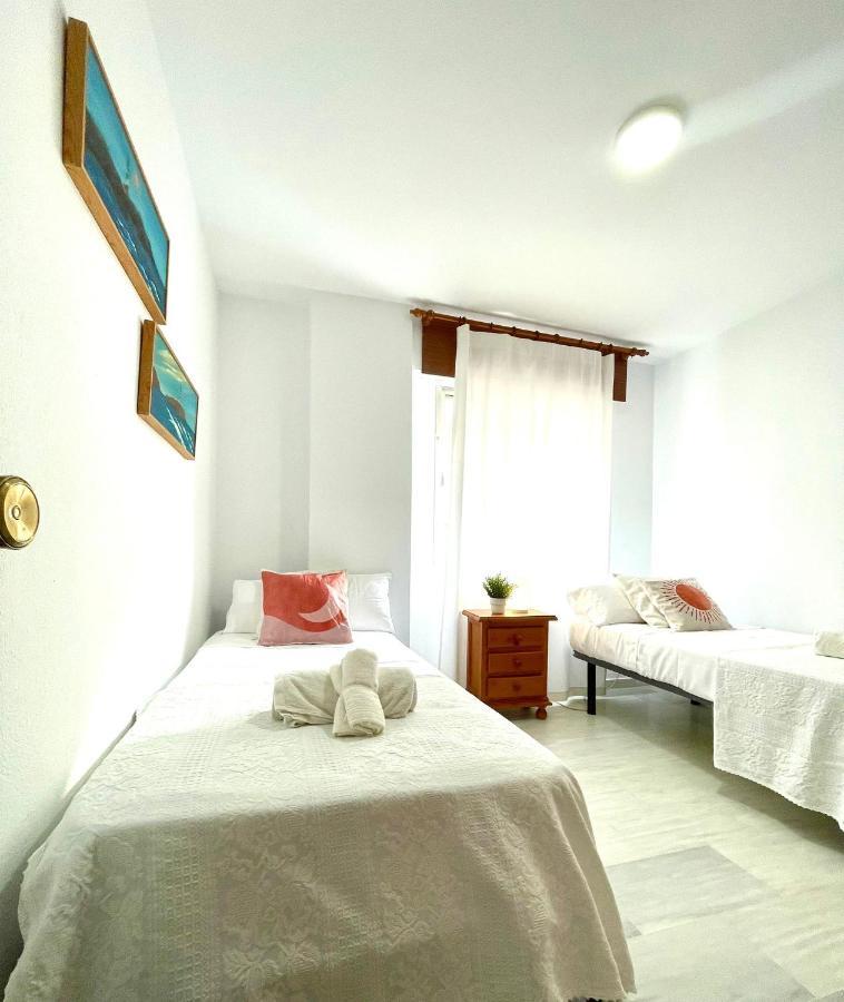 Gatu Sol, Junto A La Playa , Piscina, 2 Banos, Aire Cc, Terraza, 
